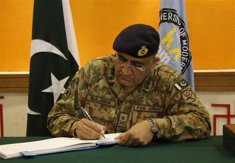 فرمانده ستاد ارتش پاکستان حکم اعدام ۱۱ تروریست دیگر را صادر کرد