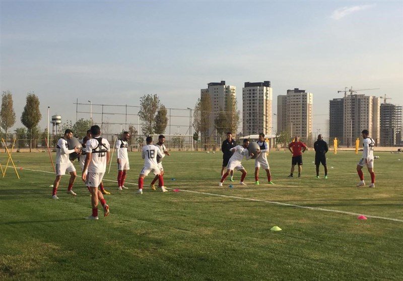 گزارش تمرین تیم ملی فوتبال| سردار آزمون در کانون توجه/ تشکر کی‌روش از میزبان نفتی‌ها