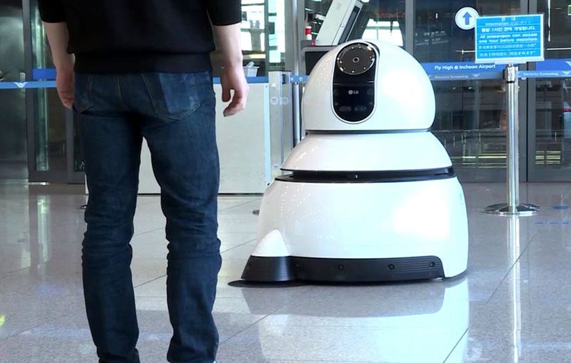 روبات‌های جدید ال‌جی را ببینید؛ روبات راهنما و روبات نظافتچی فرودگاه!