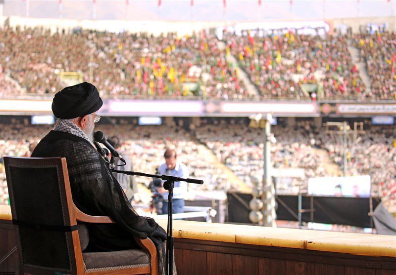 مشروح| امام خامنه‌ای در ورزشگاه آزادی: تحریم را شکست خواهیم داد/ آمریکا از انقلاب اسلامی سیلی خورده است