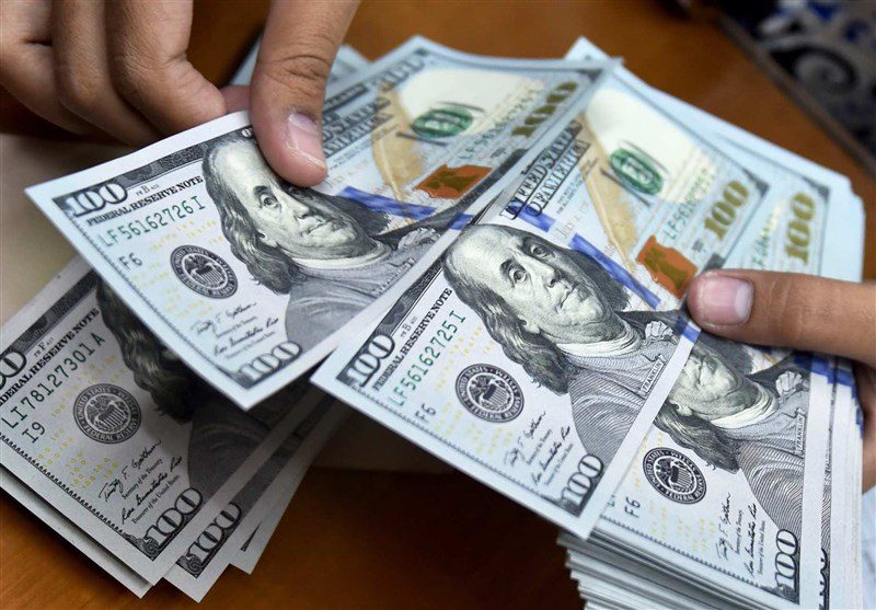 هشدار به خرید ارز در قیمت های هیجانی