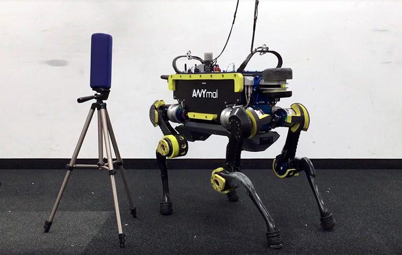 این ربات می‌تواند با توجه به موسیقی، حرکات مختلفی انجام دهد