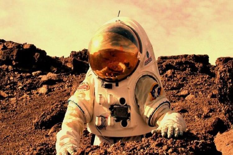 باز آلدرین: تا ۲۰ سال آینده می‌توانیم به مریخ برویم