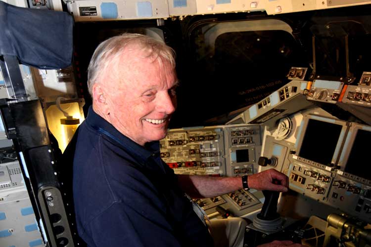 نیل آرمسترانگ، نخستین انسانی بود که به ماه رفت و برای بسیاری، نام او هم‌ردیف بزرگ‌ترین کاشفان تاریخ است، اما در کشور زادگاهش، این‌طور نیست.