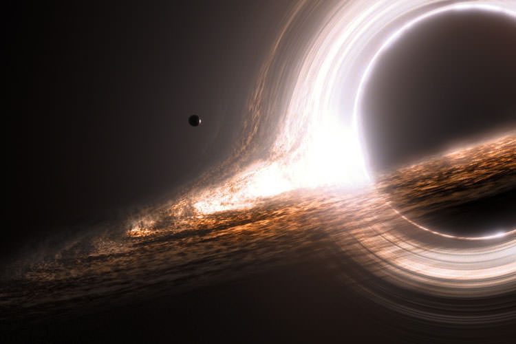 ۱۰ حقیقت علمی غیر قابل باور درباره سیاه‌چاله‌ها
