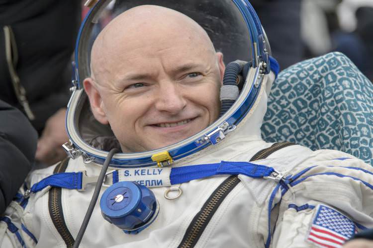 اسکات کلی، یکی از رکورد داران اقامت در فضا بازنشسته می‌شود