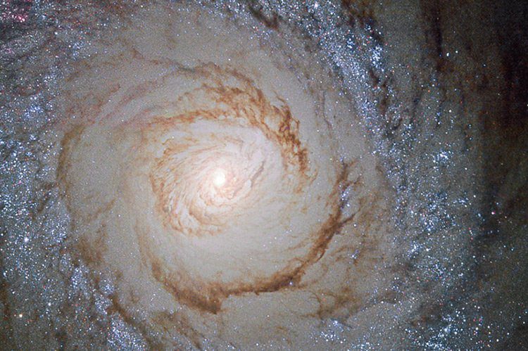 تصاویر خیره‌ کننده کهکشان‌های ستاره‌ساز
