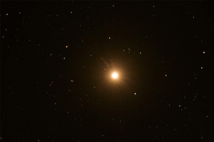 ابط الجوزا در تصویر جدید: ستاره‌ی سرخی که جوان‌مرگ می‌شود
