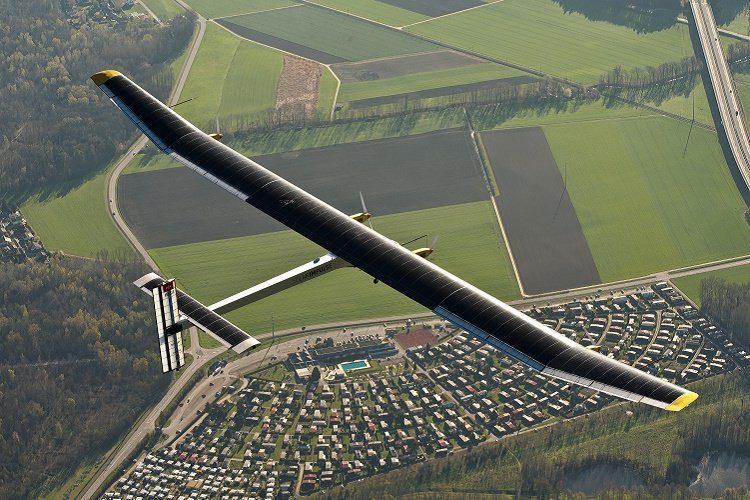 رئیس پژوهشگاه هوافضا: هواپیمای پهن پیکر با انرژی خورشیدی طراحی می شود