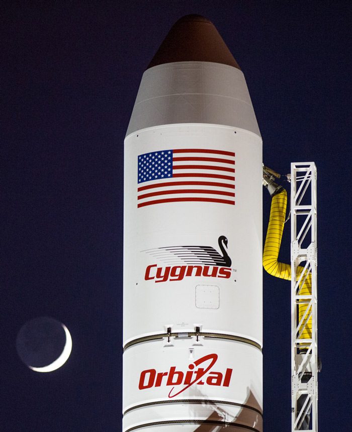 antares-cygnus-night-nose-cone