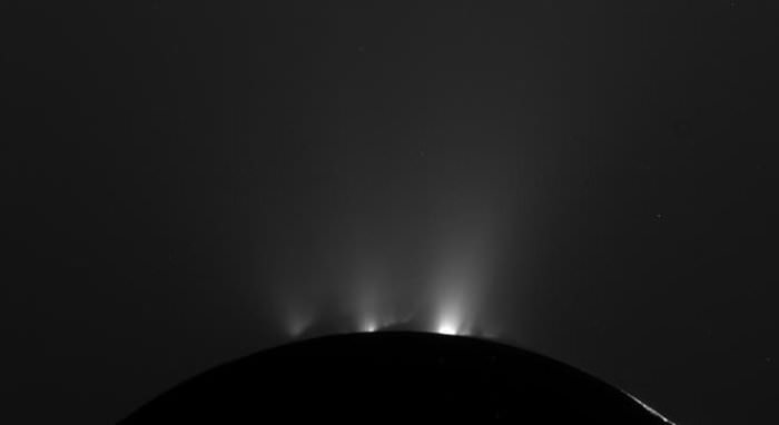 enceladus-geysers