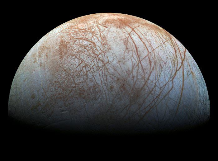 jupiter-moon-europa