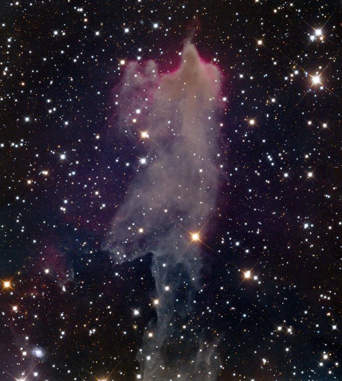 spooky-space-photos-halloween-ghost-nebula-lbn-438